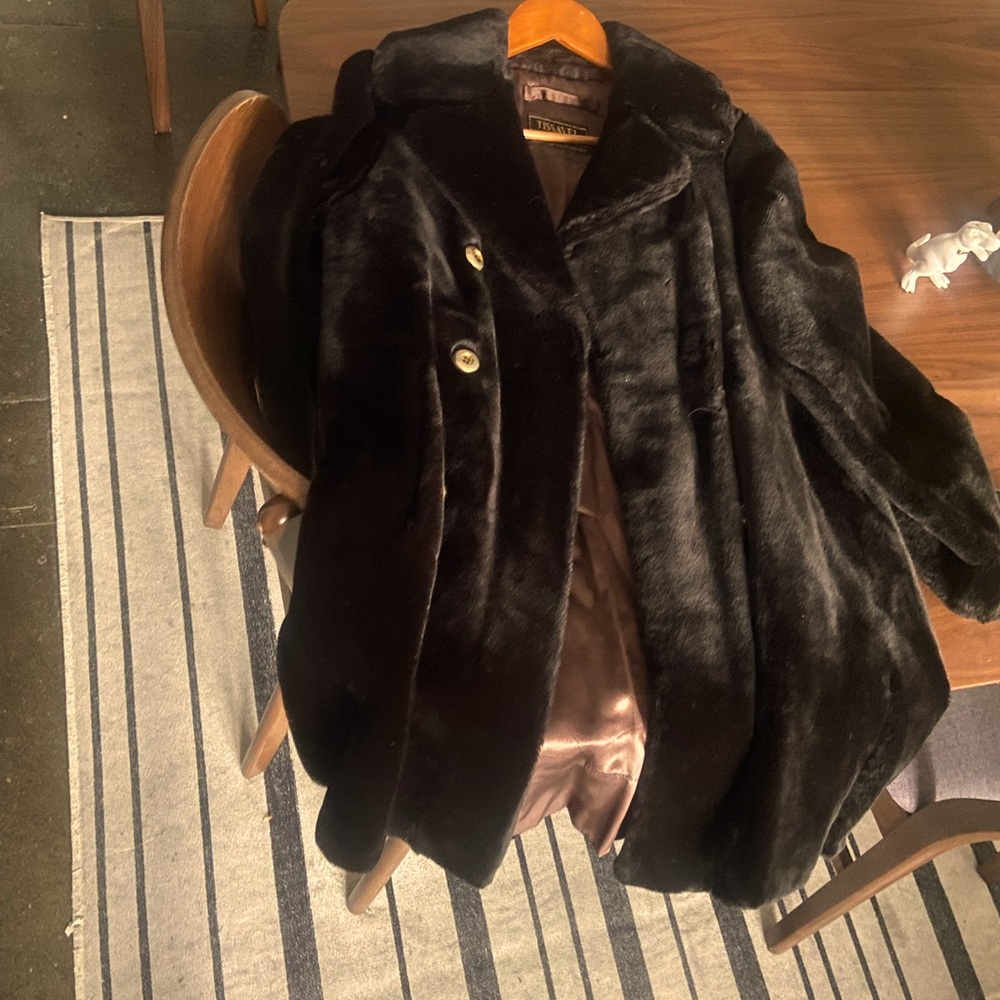 Tissavel -Faux fur Coat from late 80’s -90’s 💅